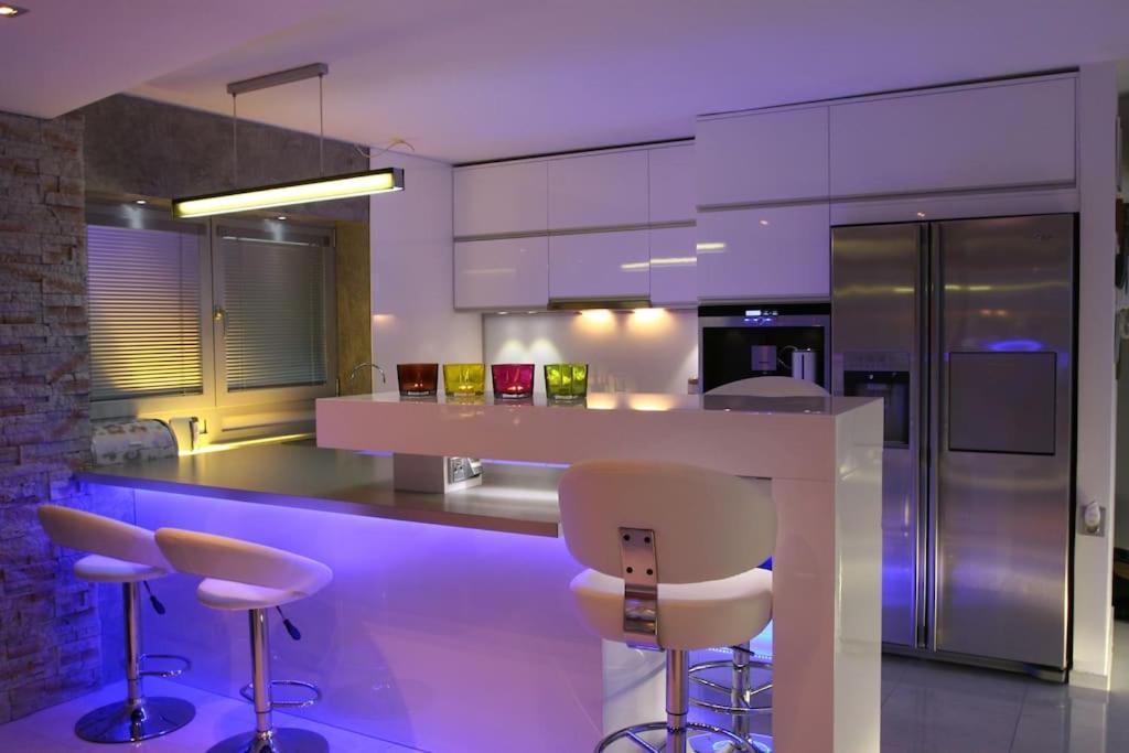 Nice Life - Luxury Apartment In The Old Town. Братислава Экстерьер фото